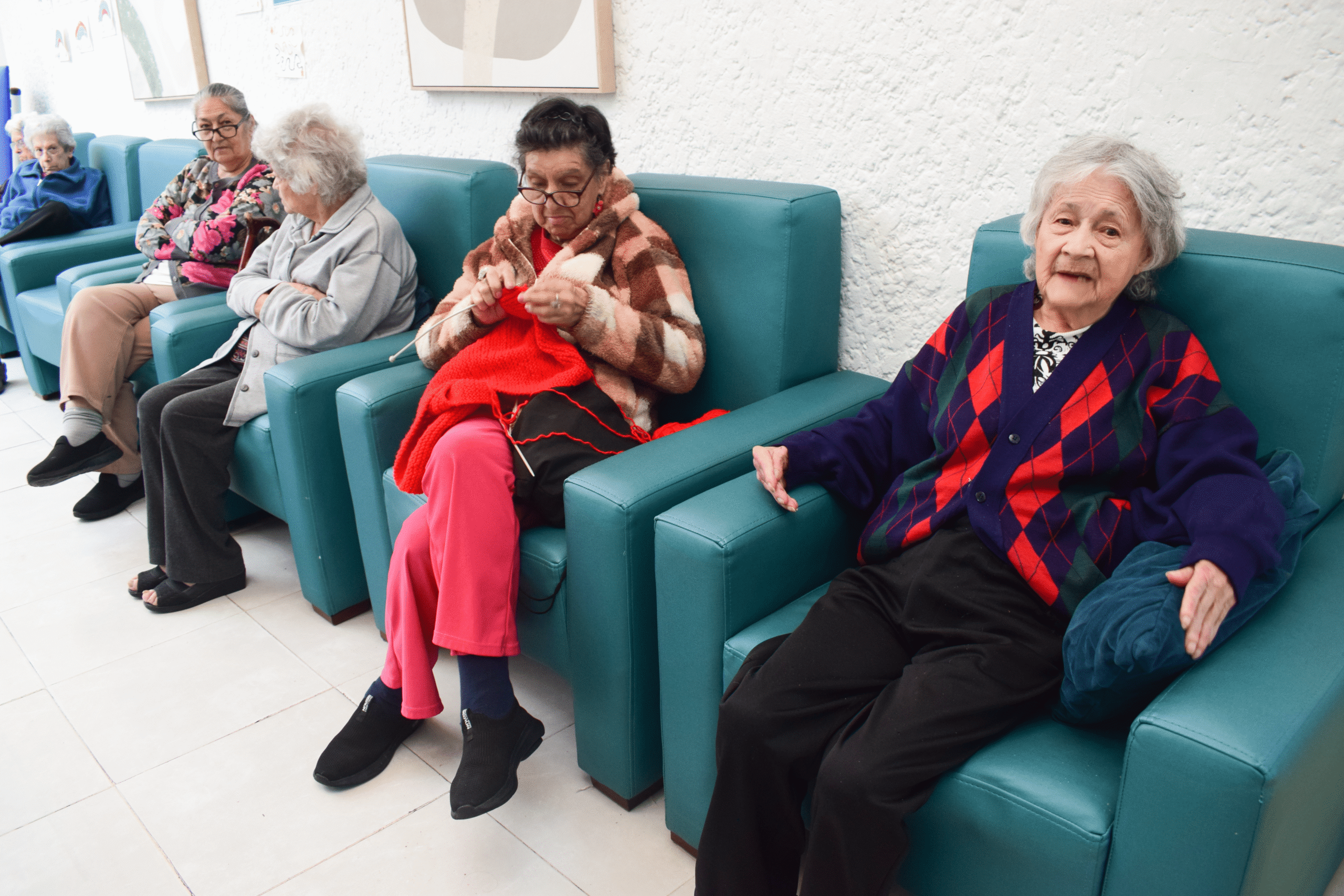 Más Allá del Cuidado: Los Beneficios Sociales y Cognitivos de un Club Día para el Adulto Mayor